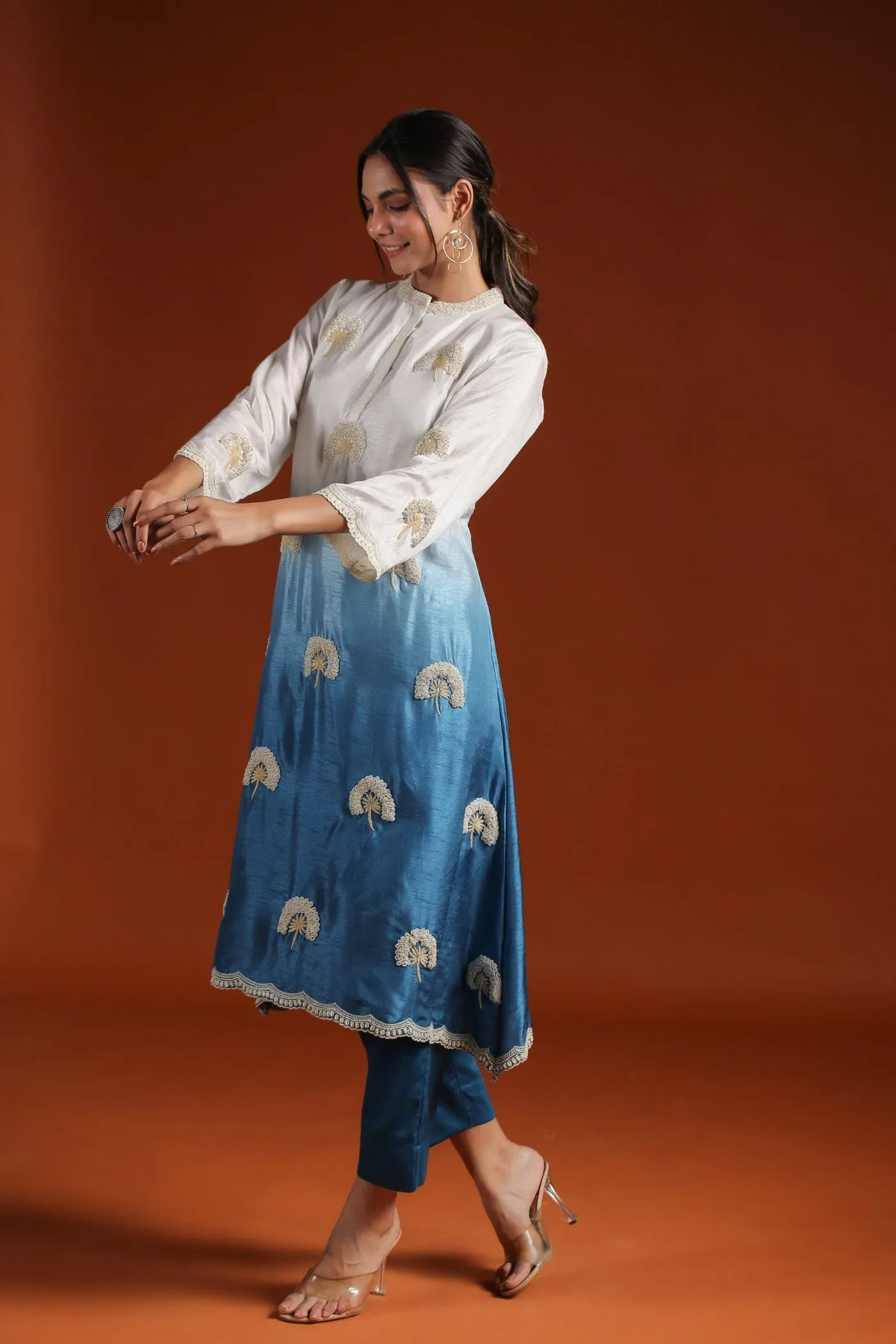 Blue Beads Embroidered Ombre Kurta with Pant