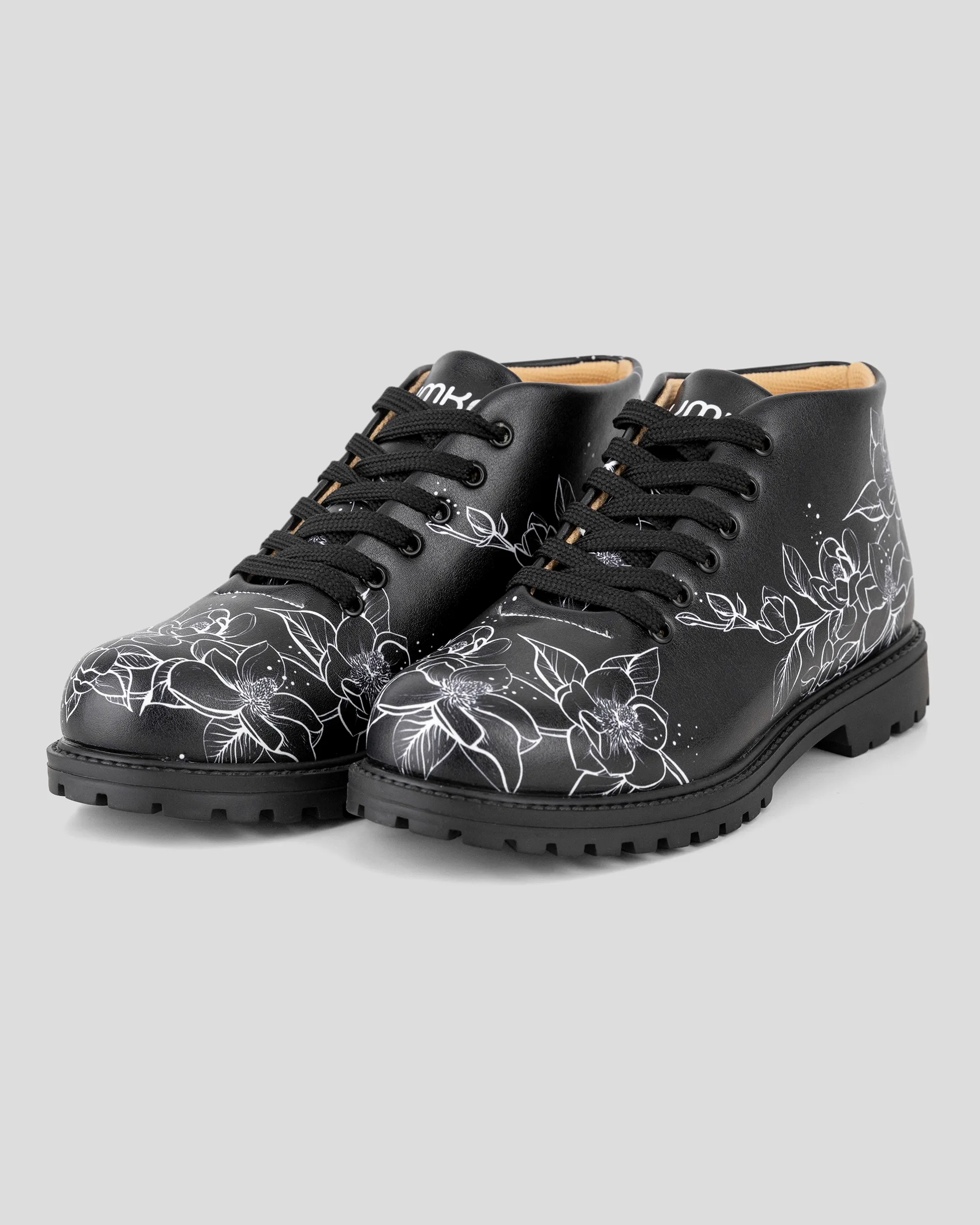 Botines Flores en Negro