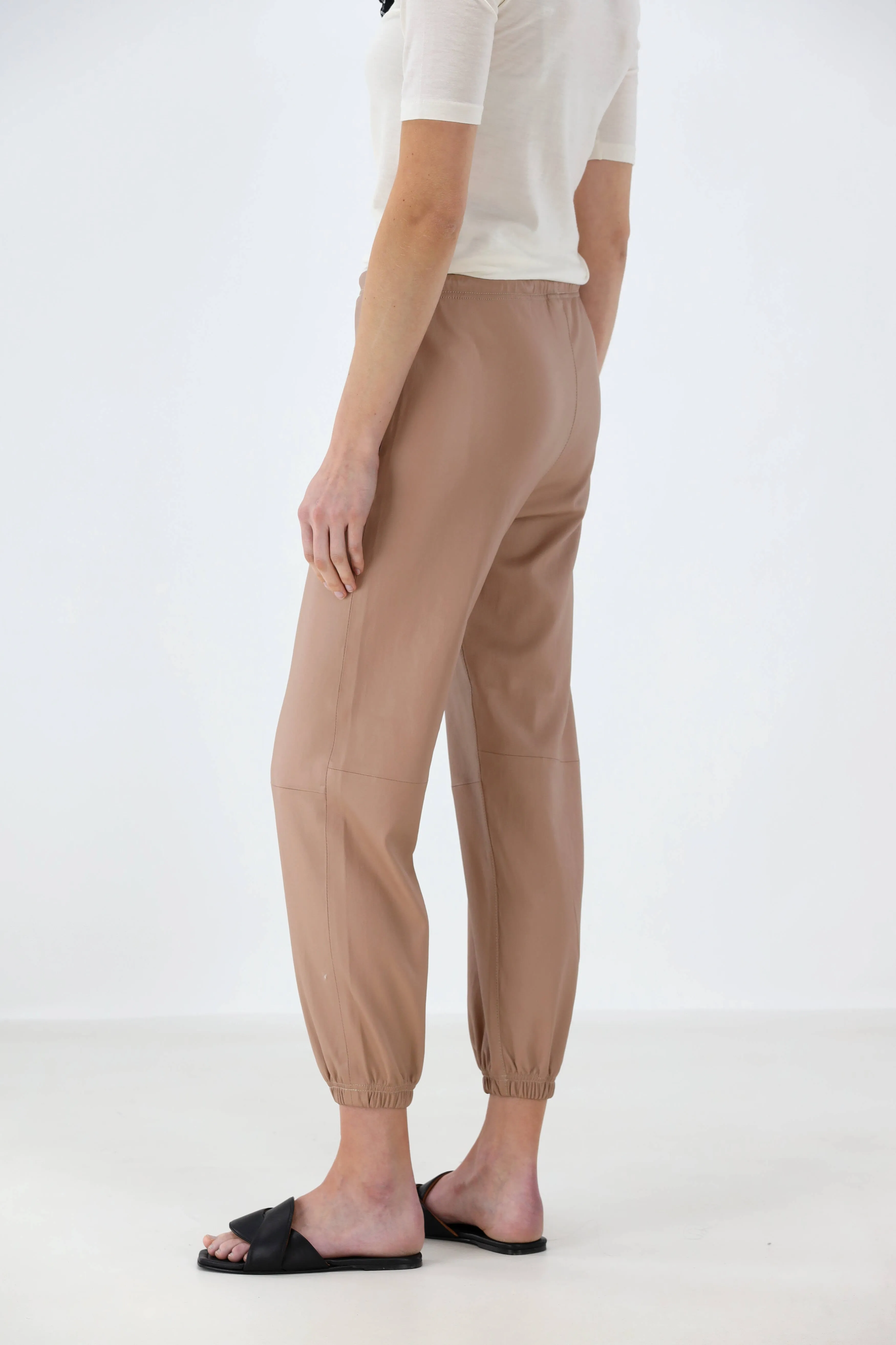 Lederjogger in Dusty Pink