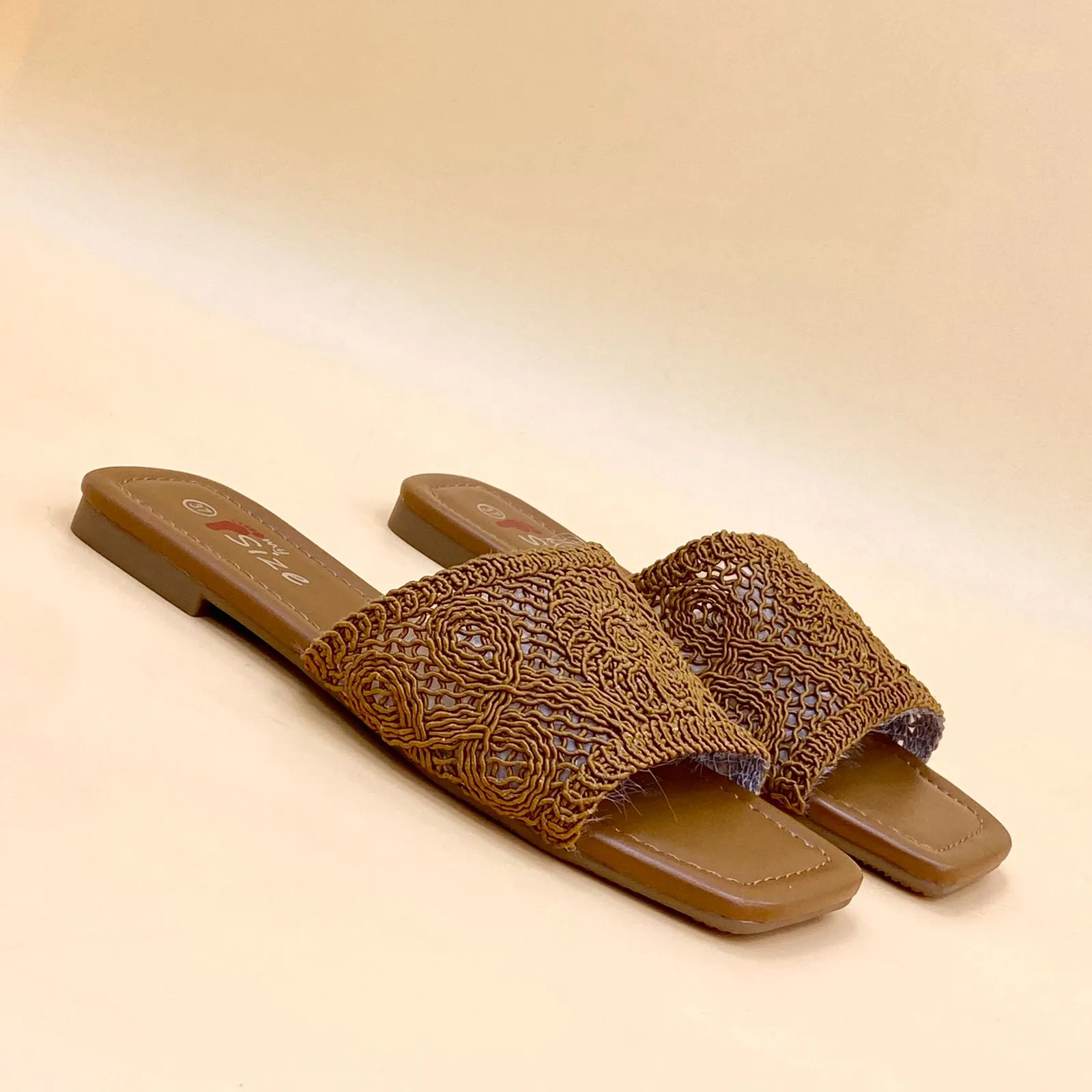 NEW , WOMEN SLIPPERS S7