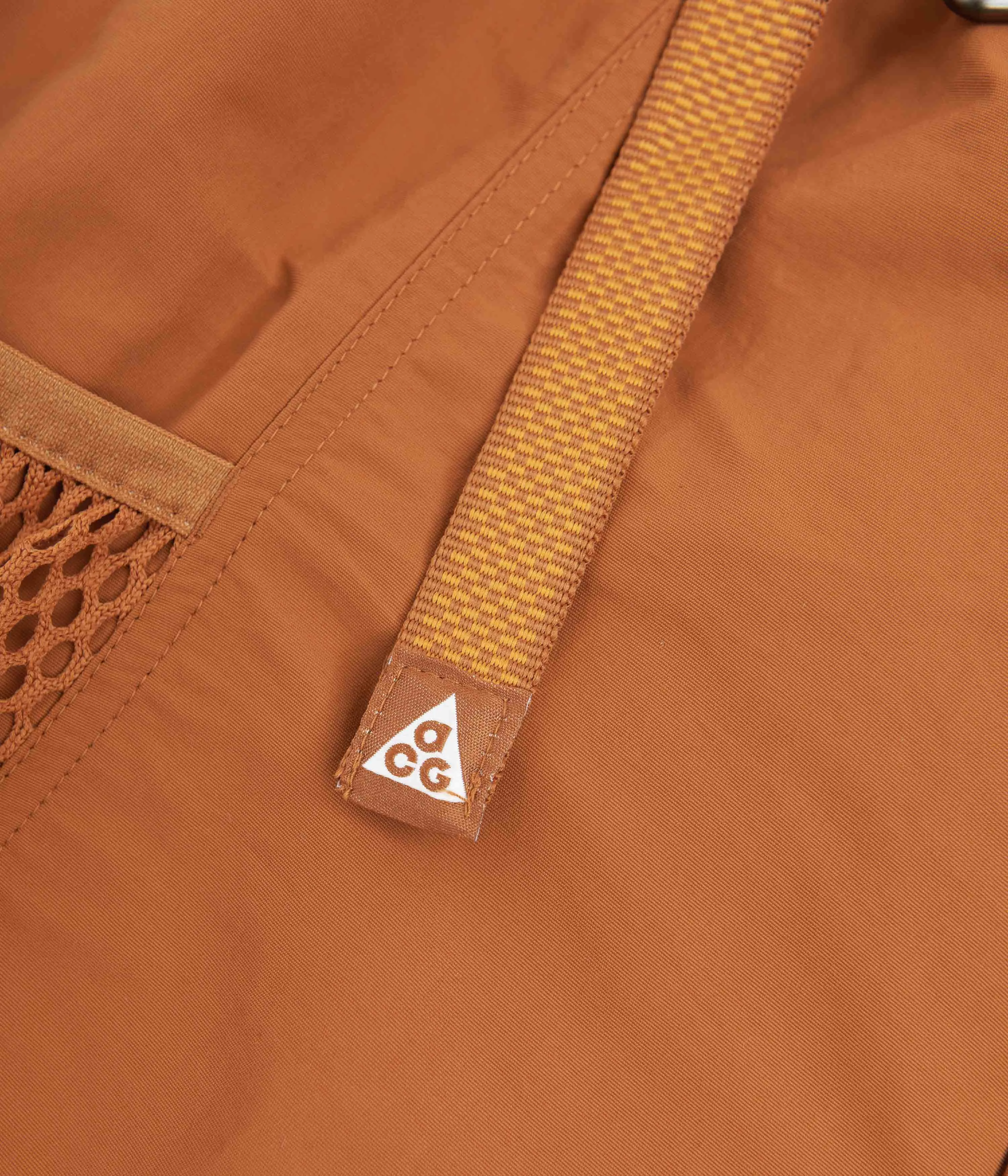 Nike ACG Snowgrass Cargo Shorts - Dark Russet / Monarch / Summit White