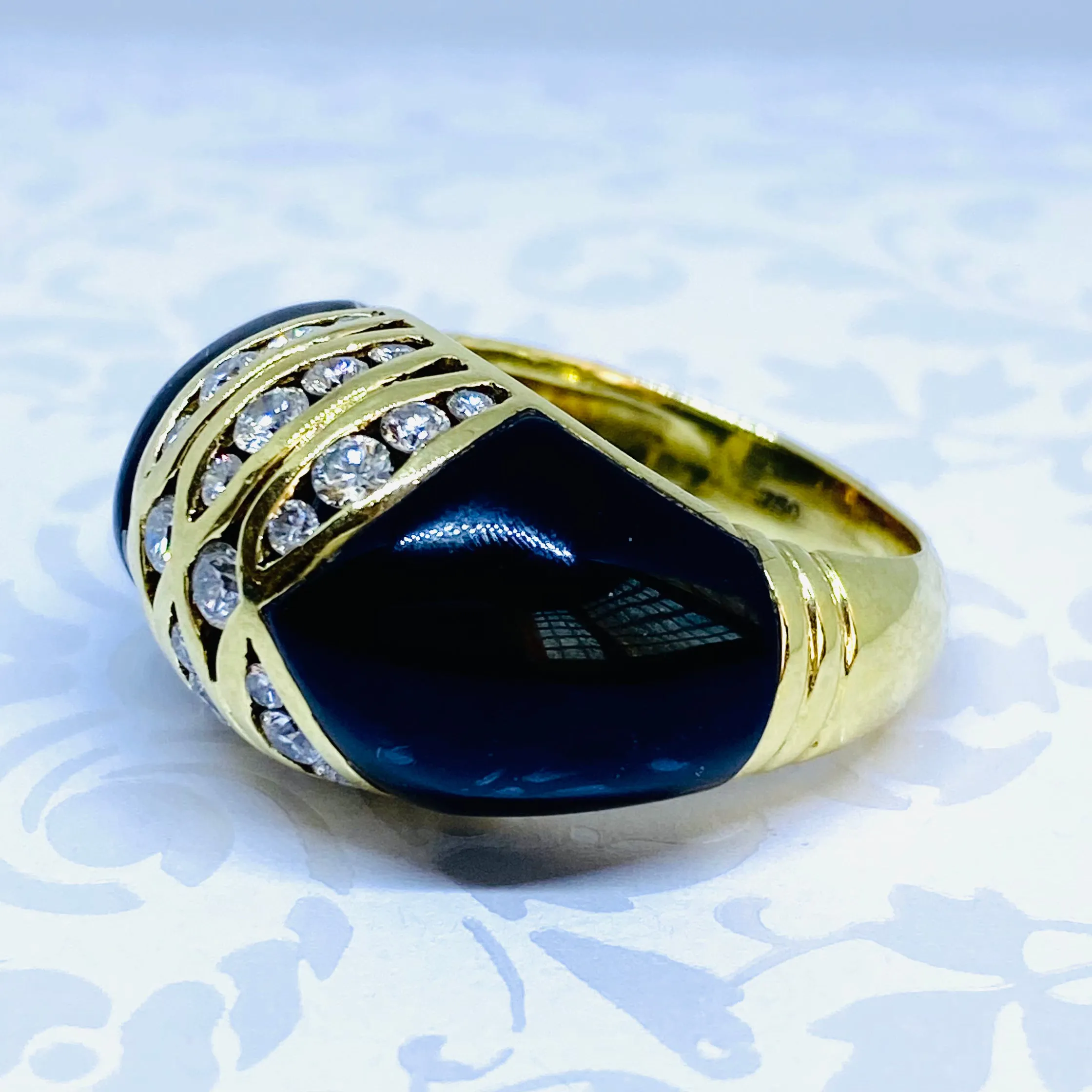 Vintage 18K Yellow Gold Black Onyx and Diamond Dome Ring